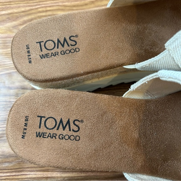 Toms Cream Platform Sandals - Picture 9 of 10